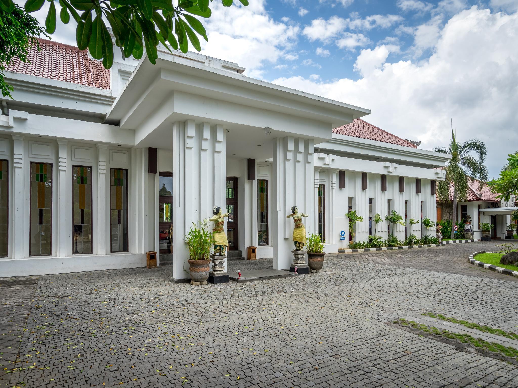 Inna Bali Heritage Hotel 3*